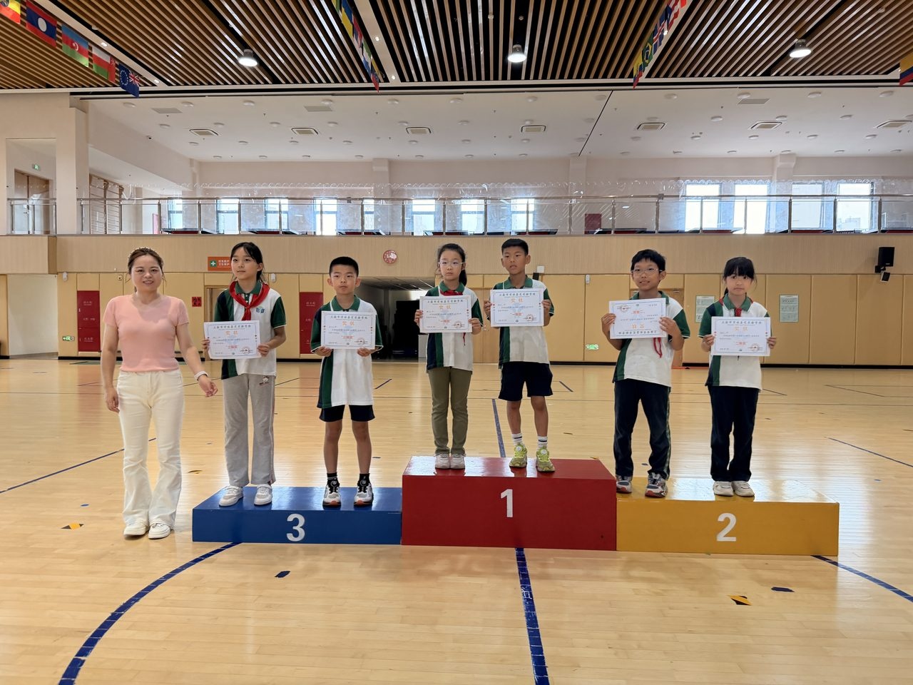 拔河比赛照片