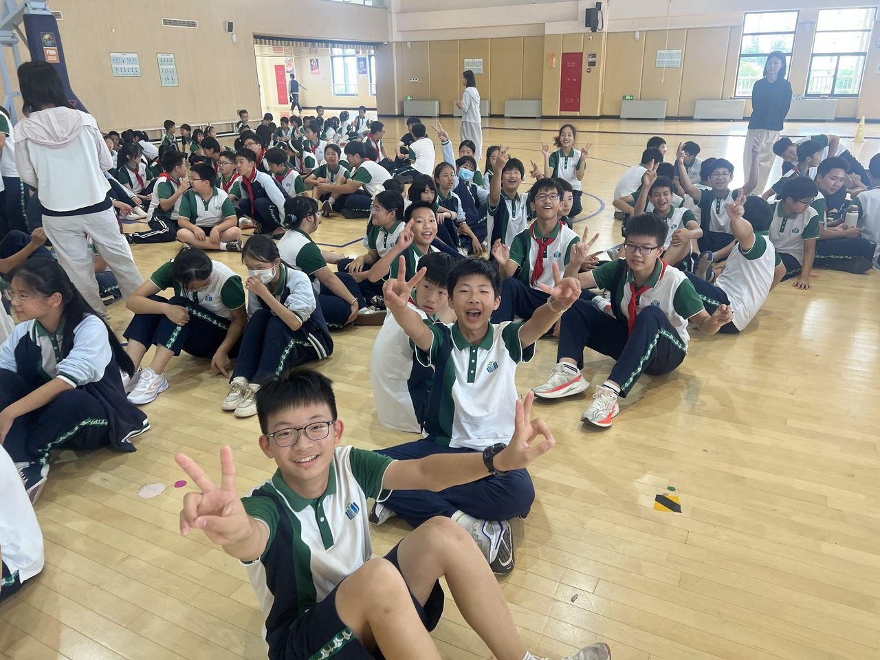 中学部拔河比赛