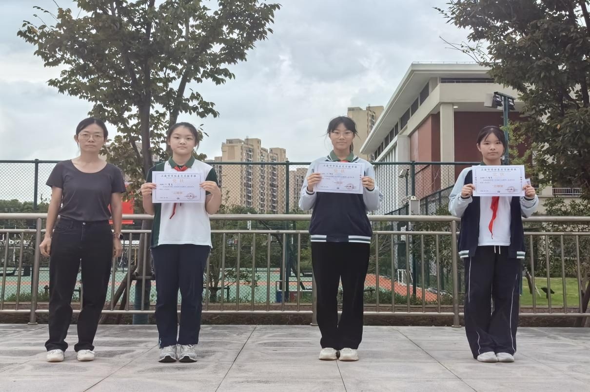 拔河比赛照片