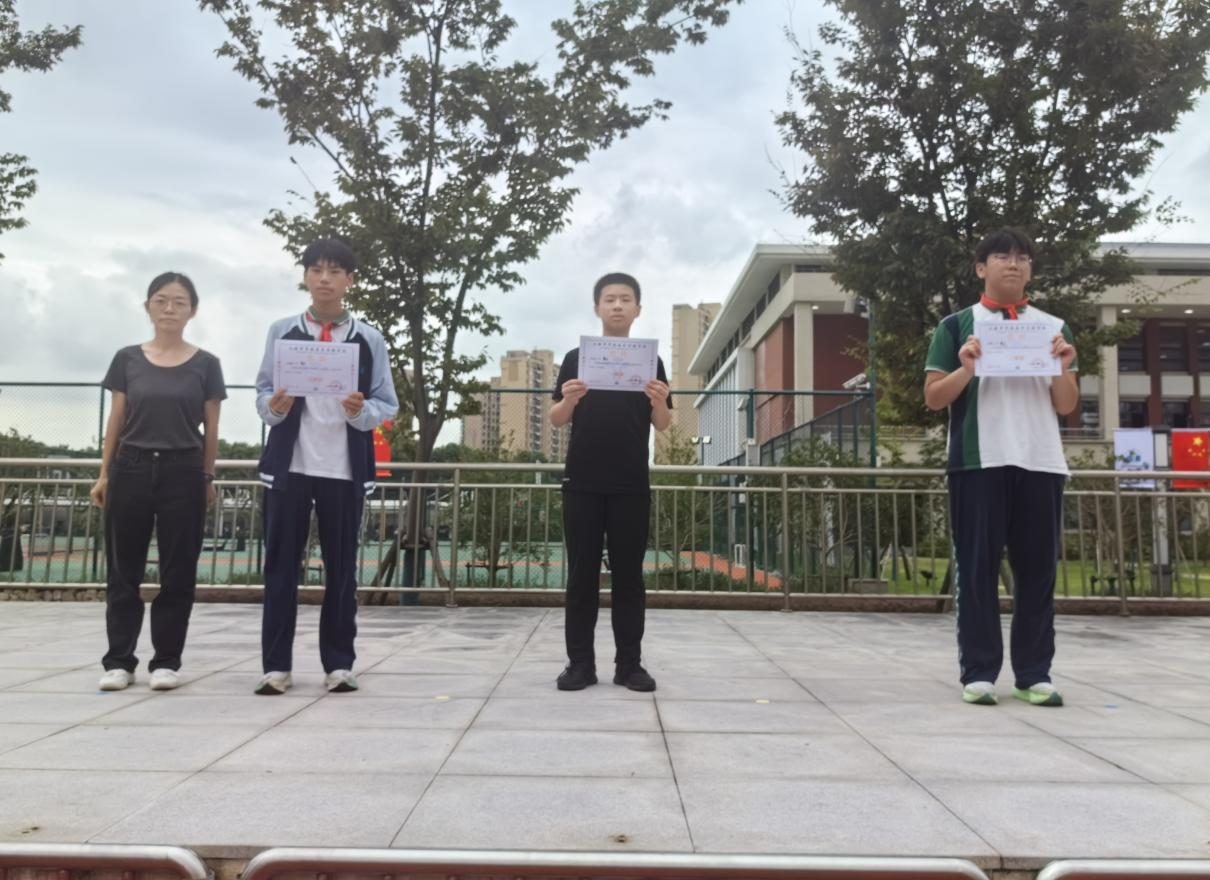 拔河比赛照片