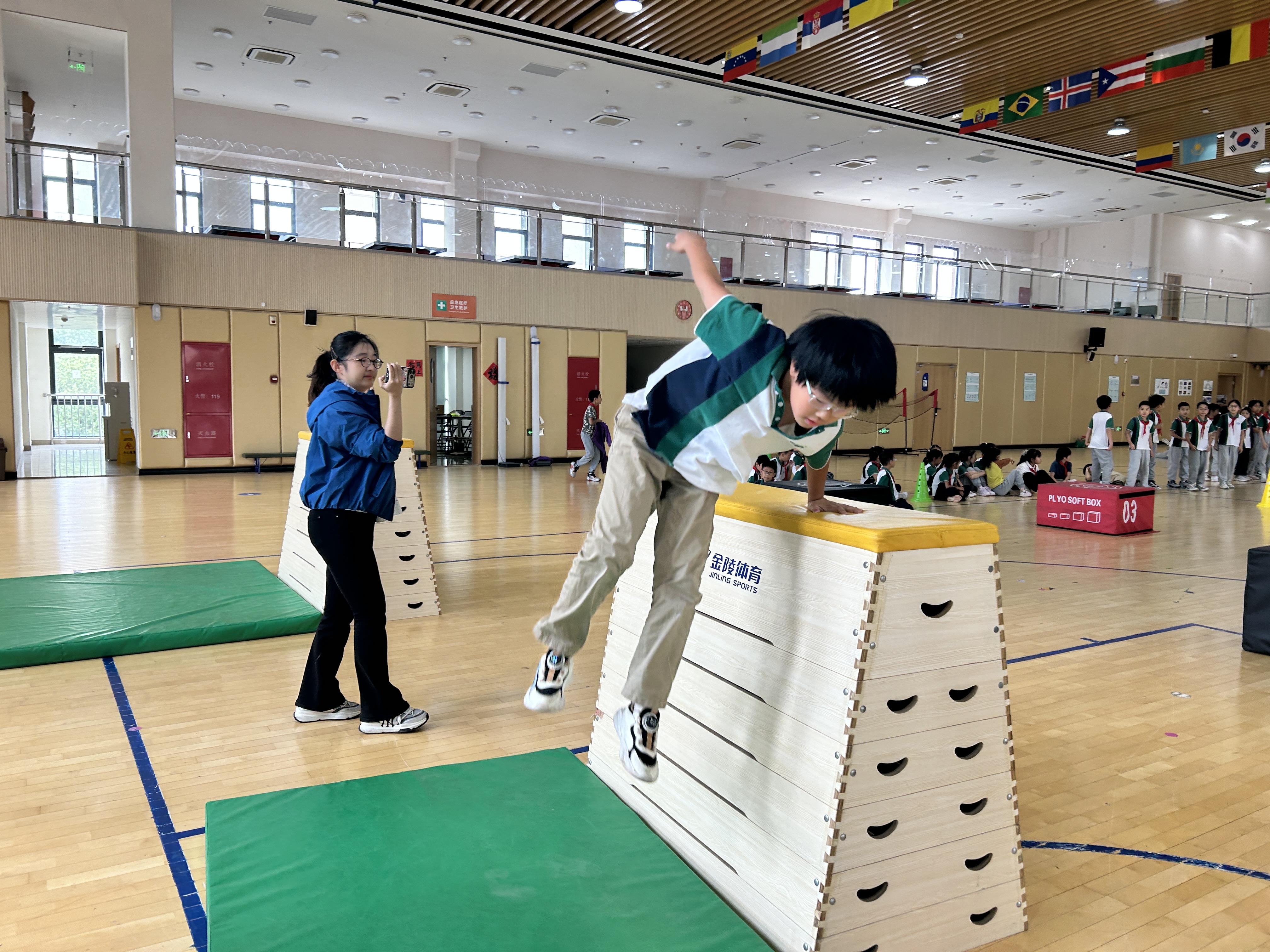 高年级障碍跑